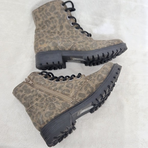 Blowfish Malibu Reilly Combat Boots Sz 6 Brown Leopard Print Lace Up Streetwear - Picture 2 of 9